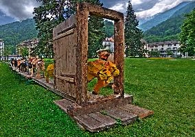 Ark Procession 3.jpg